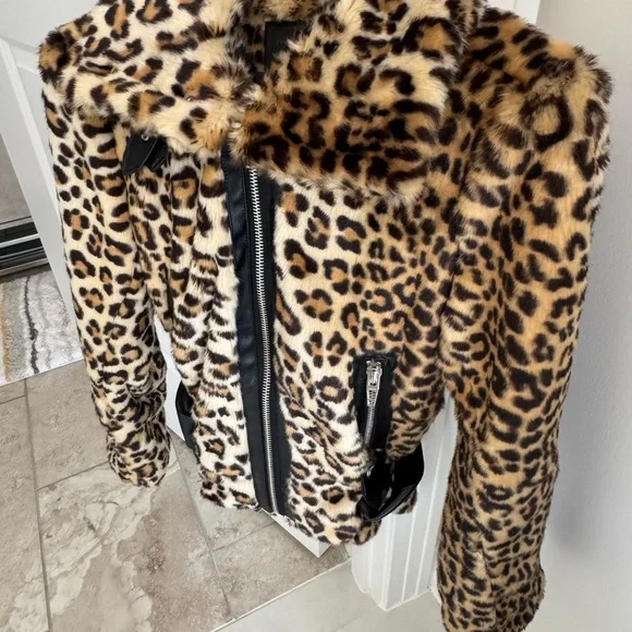 Blank NYC Animal Print Faux Fur Jacket Size XS EUC - Picture 2 of 8